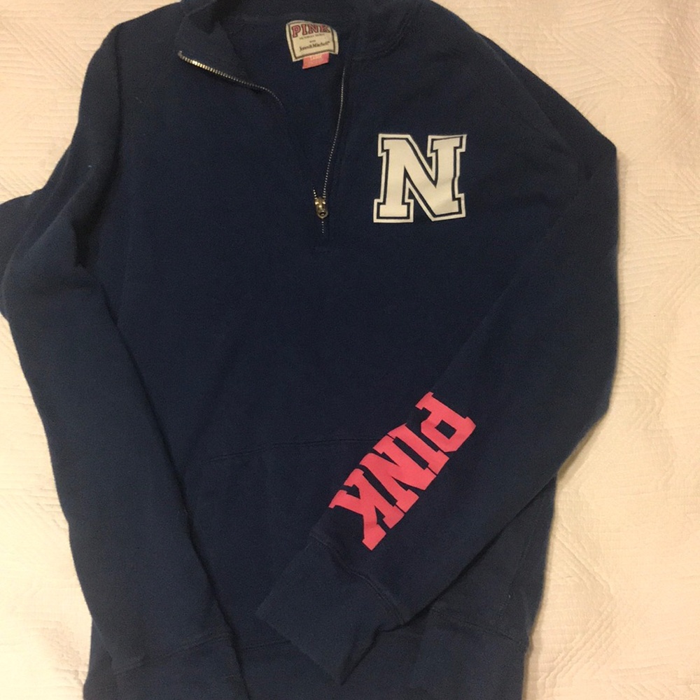 VS PINK Pullover